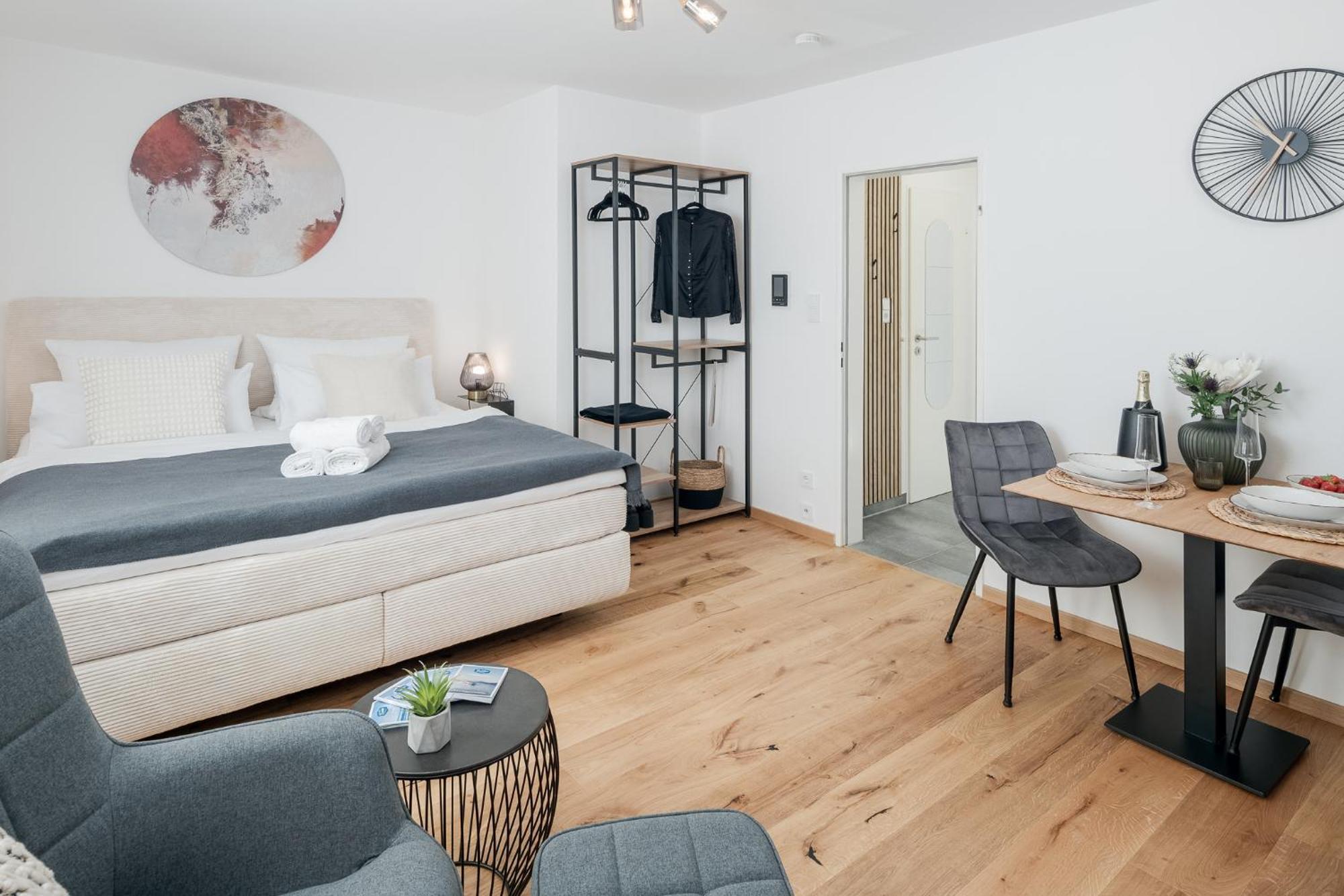 Fenjoy Design Studio Apartment แบร์เนา อัม คีมเซ ภายนอก รูปภาพ