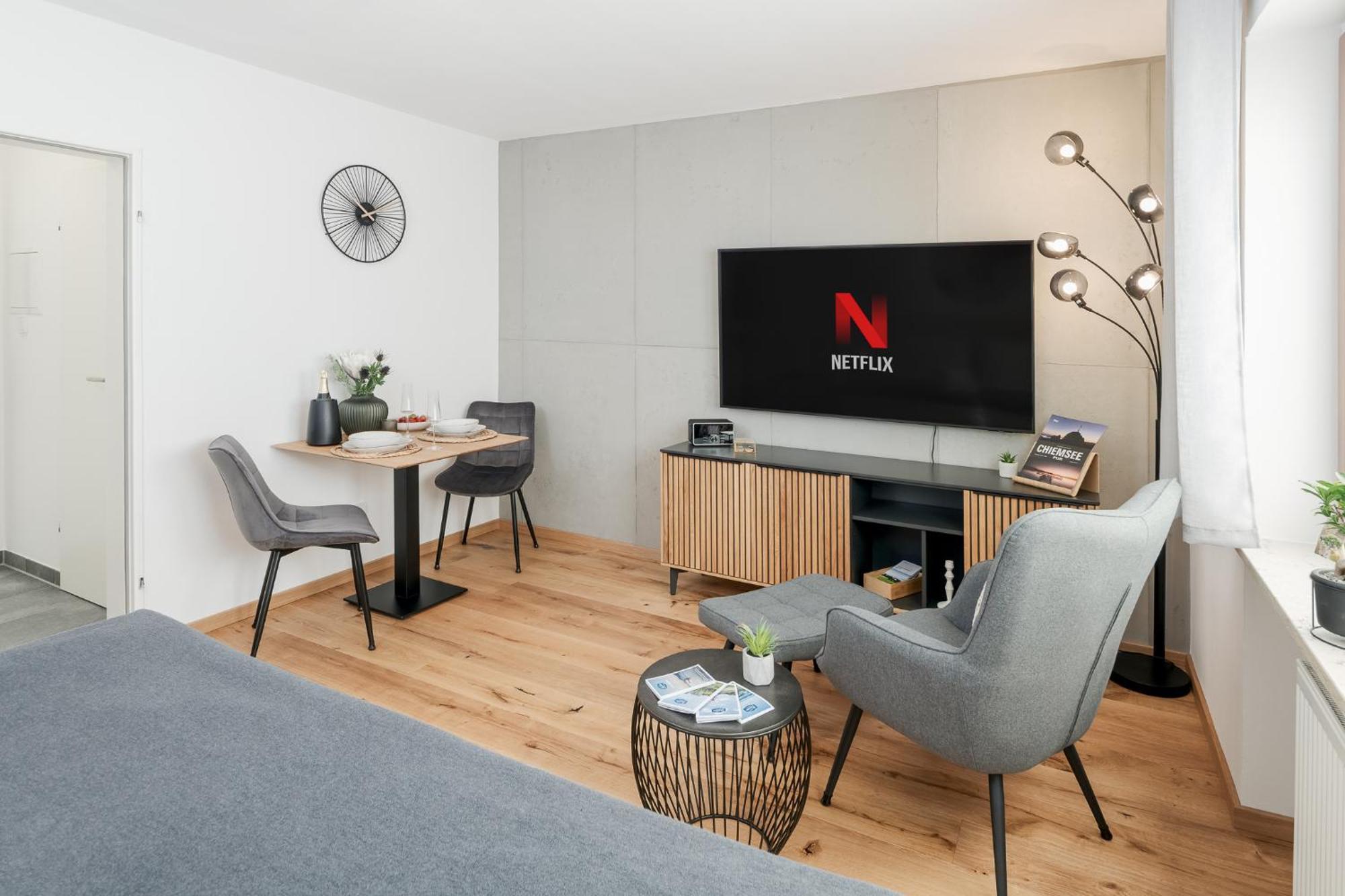 Fenjoy Design Studio Apartment แบร์เนา อัม คีมเซ ภายนอก รูปภาพ